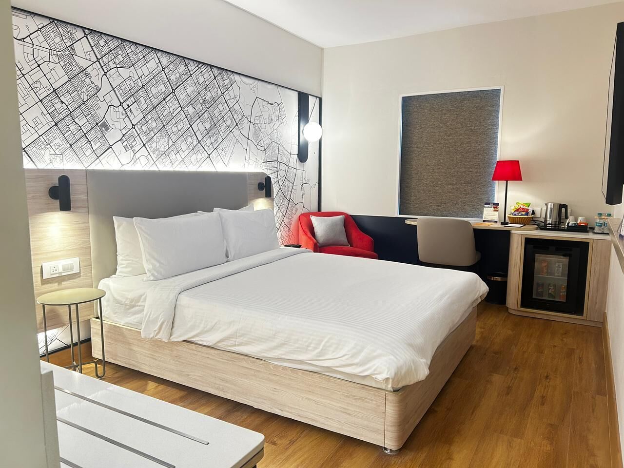 Minibar, in-room safe, desk, laptop workspace