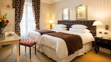 Chambre Deluxe avec lits jumeaux | Literie de qualité supérieure, matelas Select Comfort, minibar