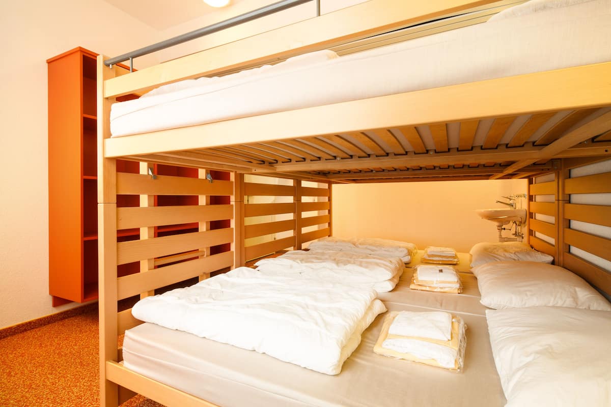 Hypo-allergenic bedding, soundproofing, free WiFi, bed sheets
