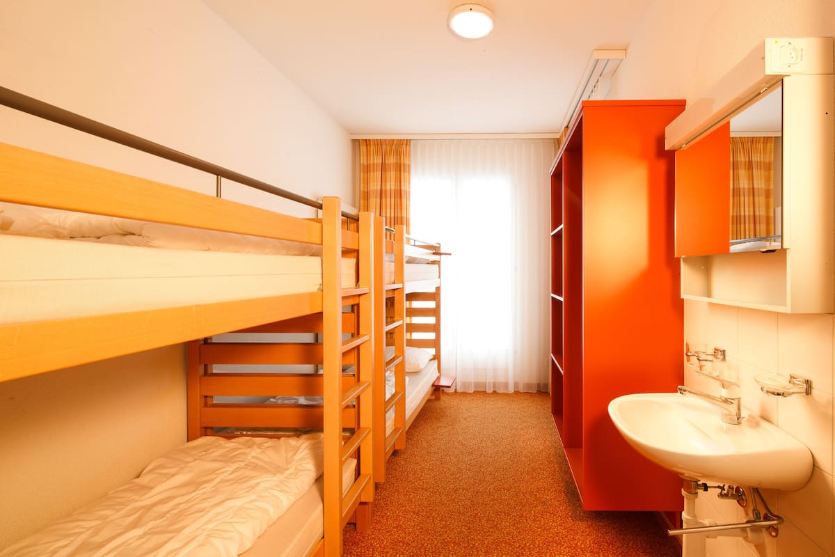 Hypo-allergenic bedding, soundproofing, free WiFi, bed sheets
