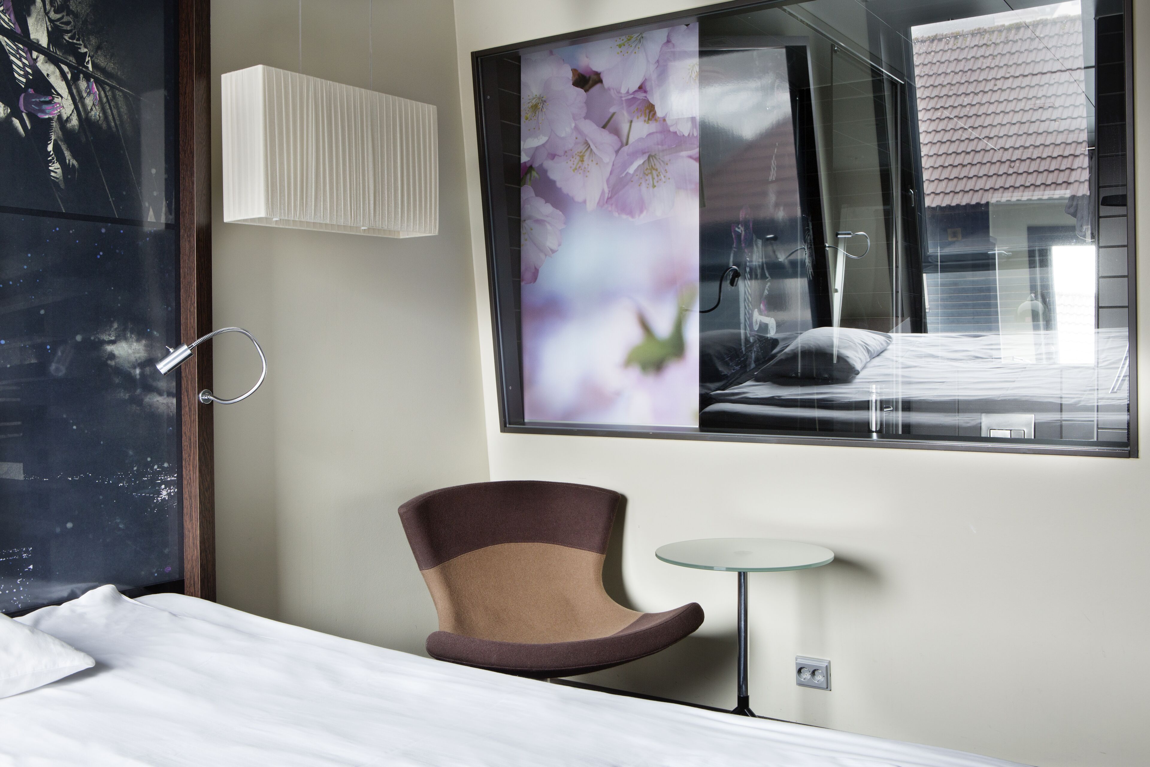 premium bedding, pillow-top beds, desk, blackout curtains