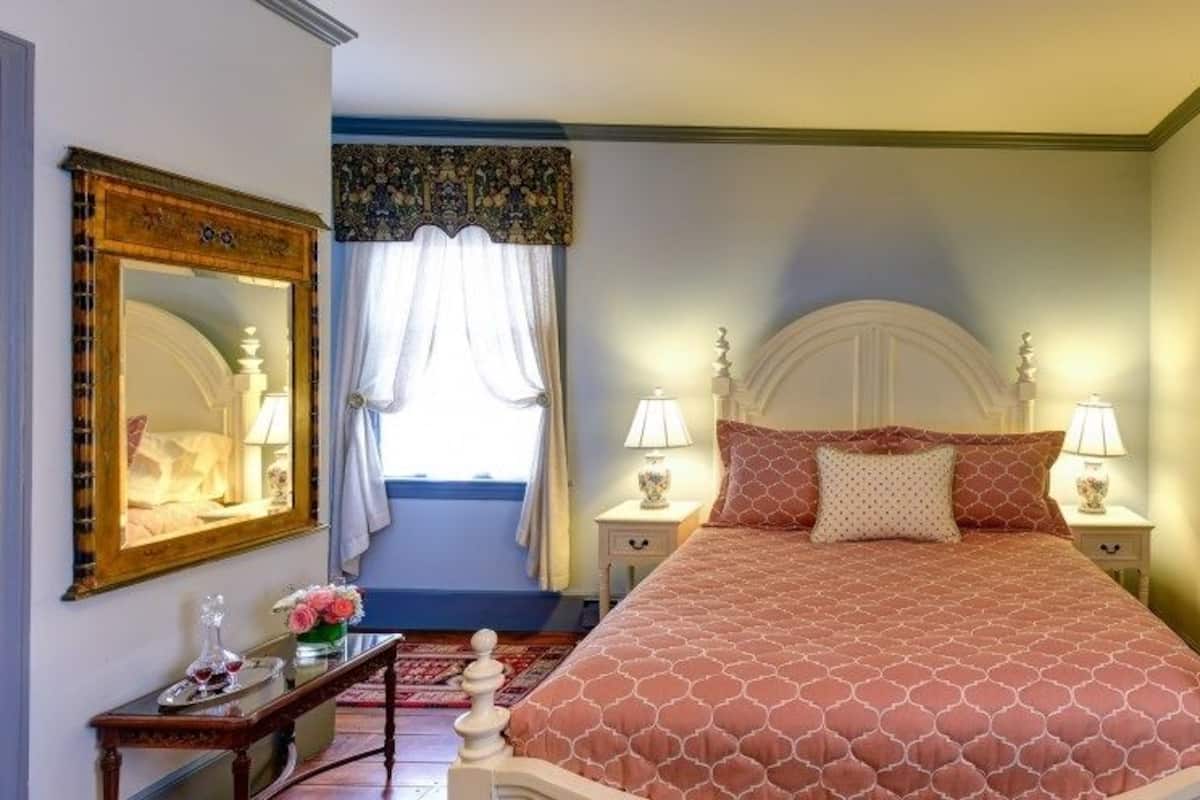 2 Schlafzimmer, hochwertige Bettwaren, Schreibtisch