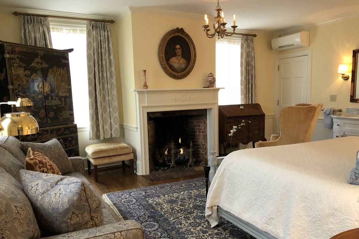 Adams Suite | 2 多间卧室、高档床上用品、办公桌、遮光窗帘