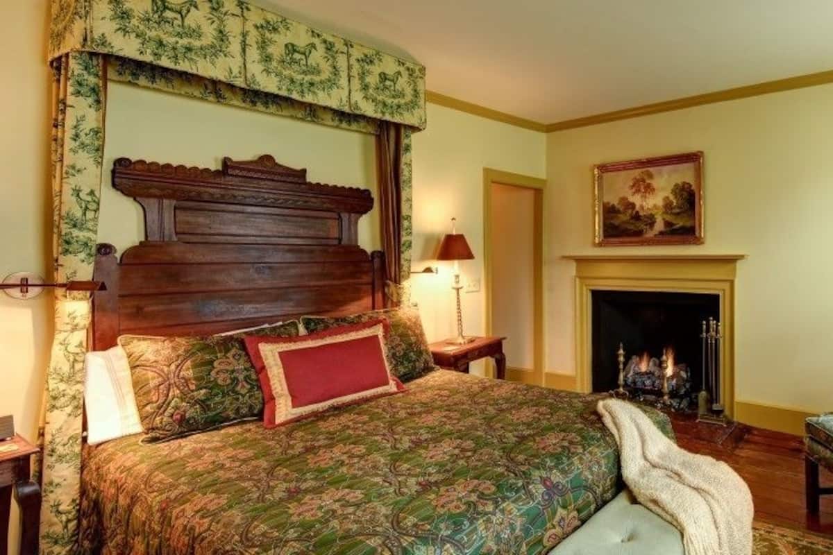 2 Schlafzimmer, hochwertige Bettwaren, Schreibtisch