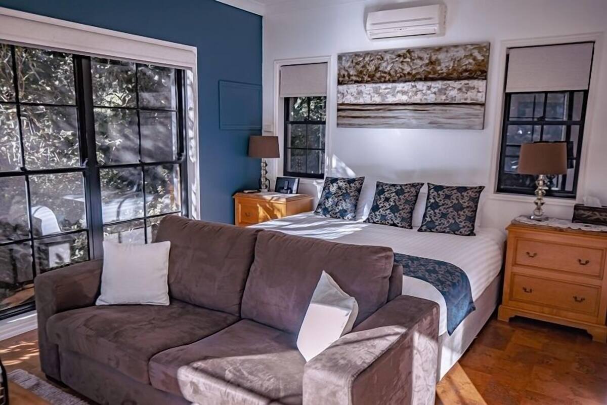 Room | Egyptian cotton sheets, premium bedding, pillow-top beds, minibar