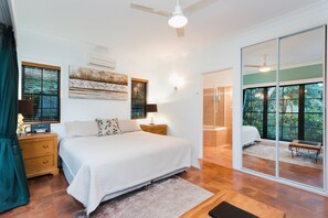 Luxury Suite, Garden View | Egyptian cotton sheets, premium bedding, pillow-top beds, minibar
