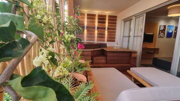 Suíte premium, banheira de imersão | Terraço/pátio