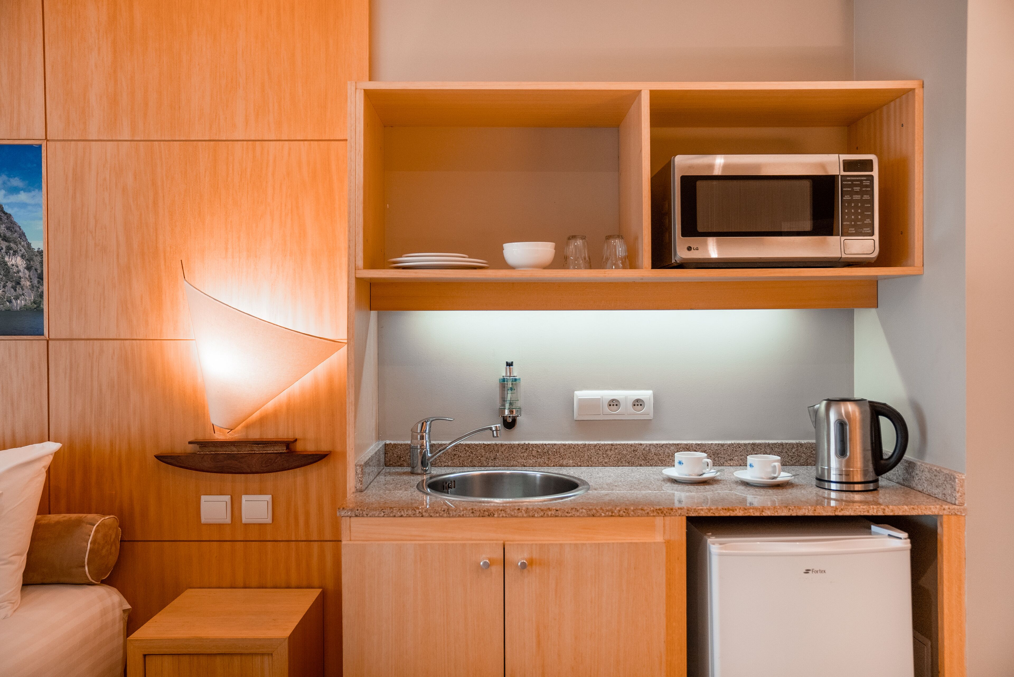 studio, allergy friendly | private kitchen | fridge, microwave, coffee/tea maker, electric kettle