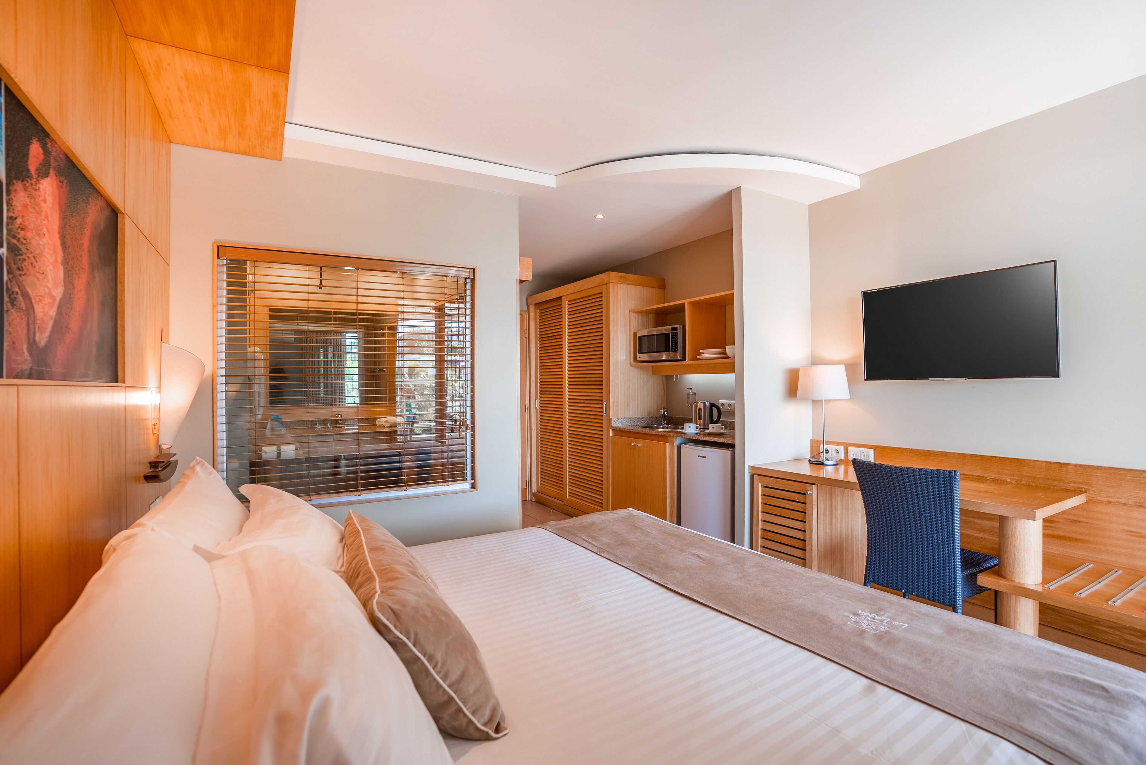 superior studio, pool view (quiet room) | 1 bedroom, premium bedding, select comfort beds, in-room safe