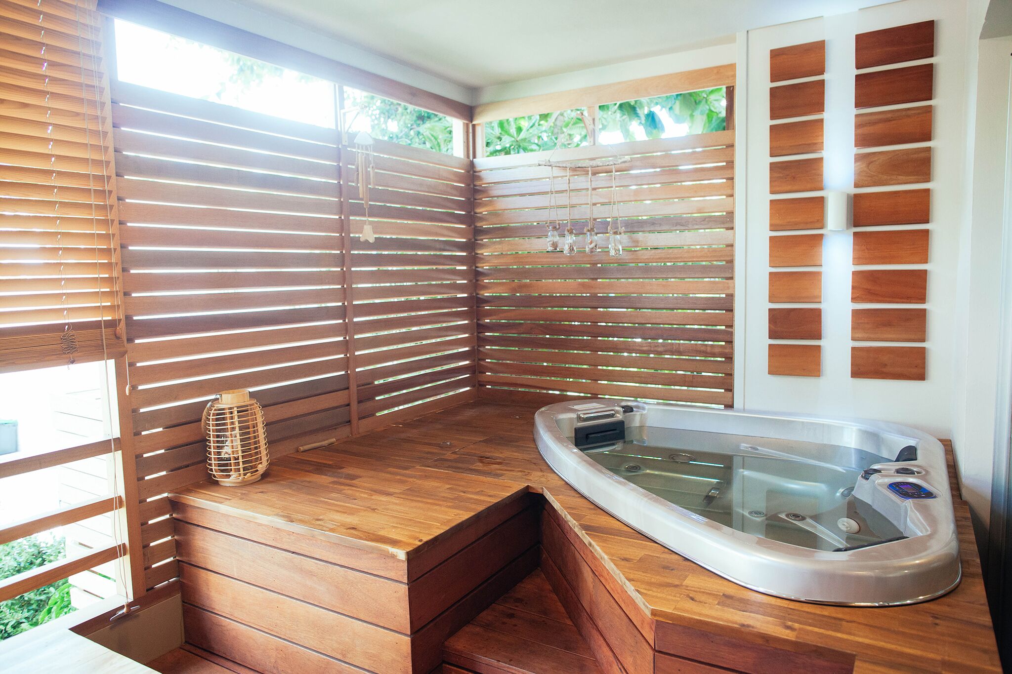 premium suite, hot tub | terrace/patio