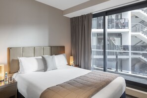 Standard-Apartment, 2 Schlafzimmer | Zimmersafe, Schreibtisch, Bügeleisen/Bügelbrett, kostenlose Babybetten