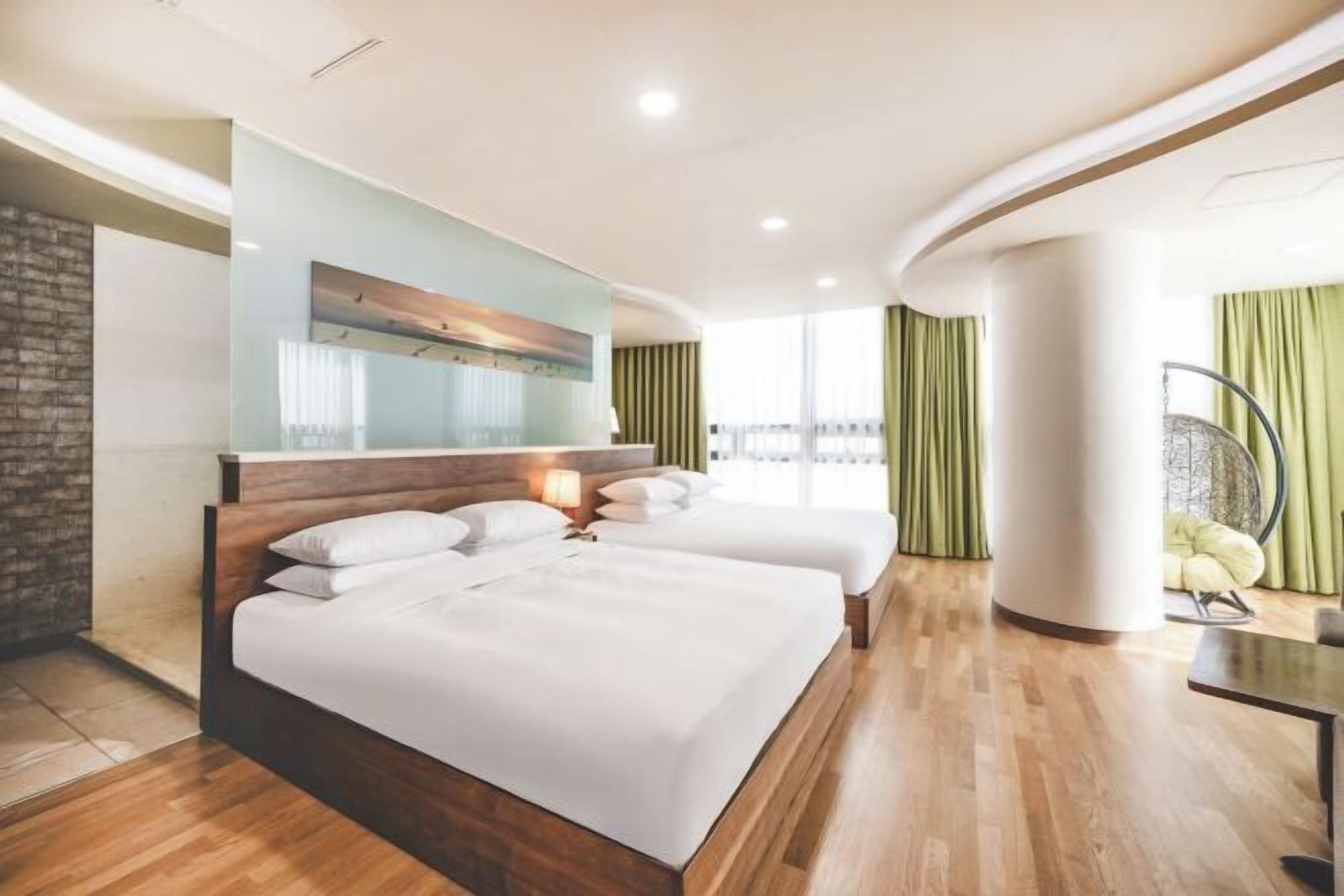 Luxe beddengoed, donsdekens, bedden met traagschuimmatrassen