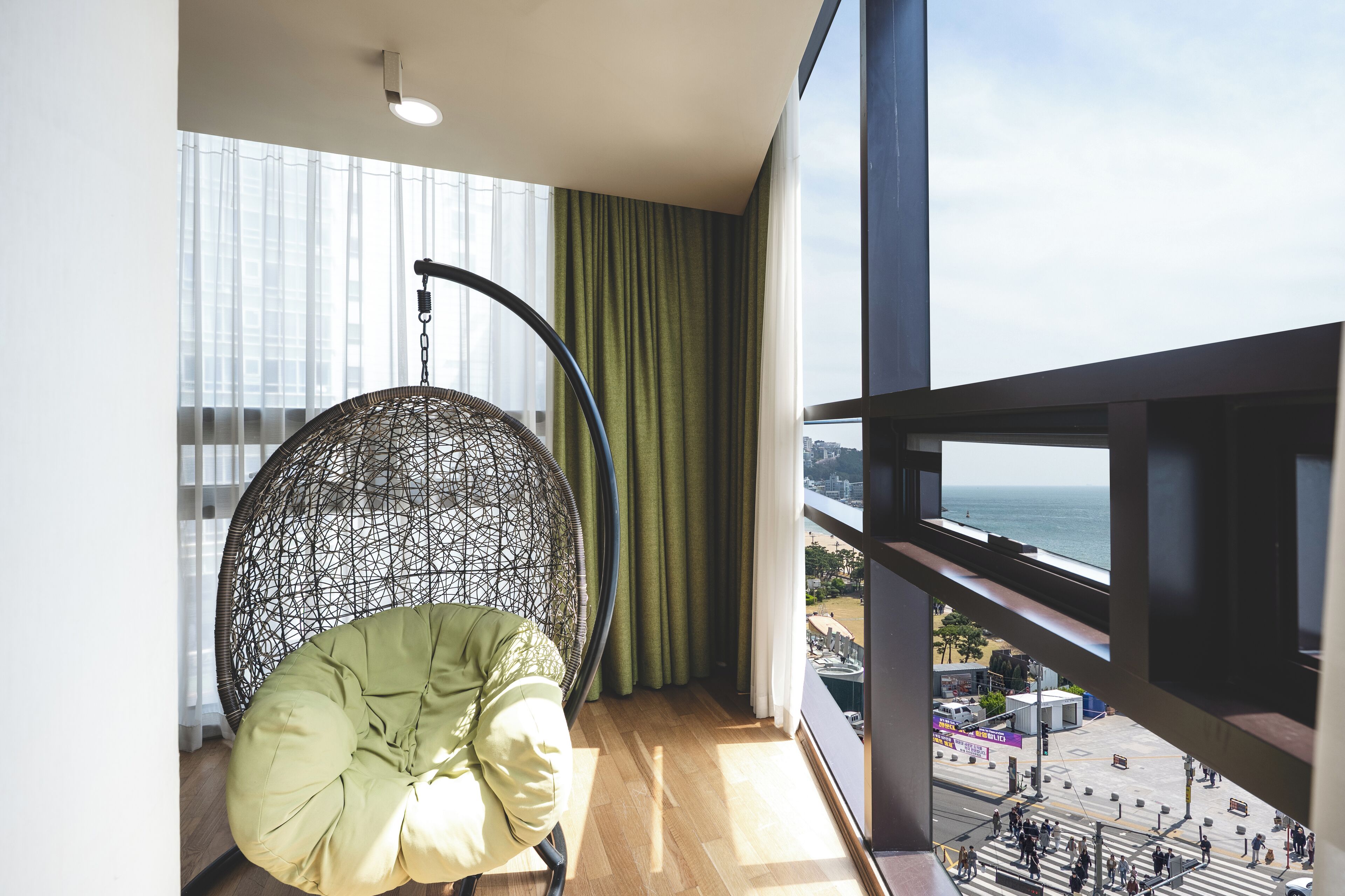 superior suite - twin beds | 1 bedroom, premium bedding, down duvets, memory-foam beds