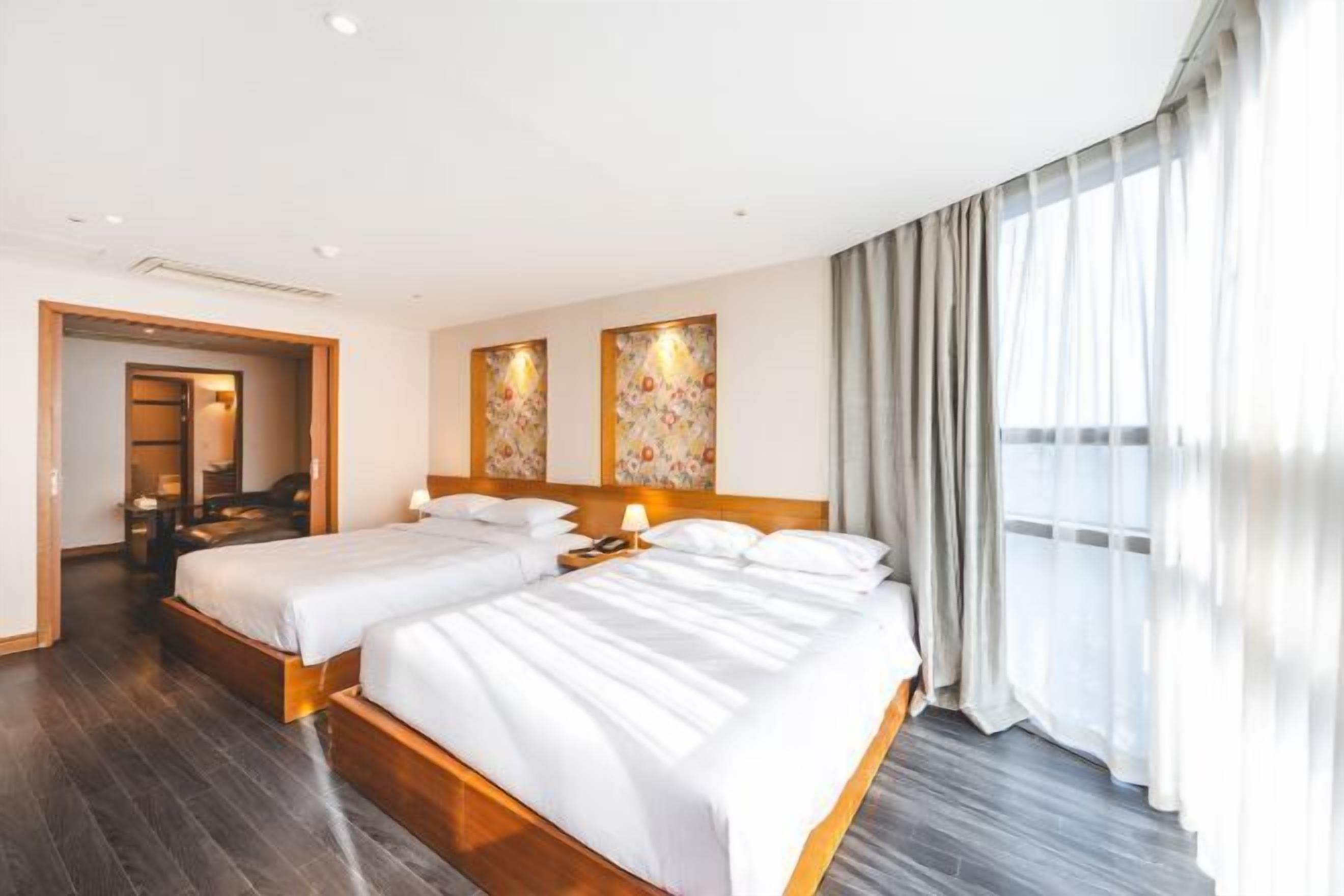 Luxe beddengoed, donsdekens, bedden met traagschuimmatrassen