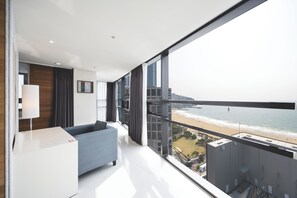 Executive Suite - Full Ocean View | Sengetøy av topp kvalitet, dundyner, memory foam-senger og minibar