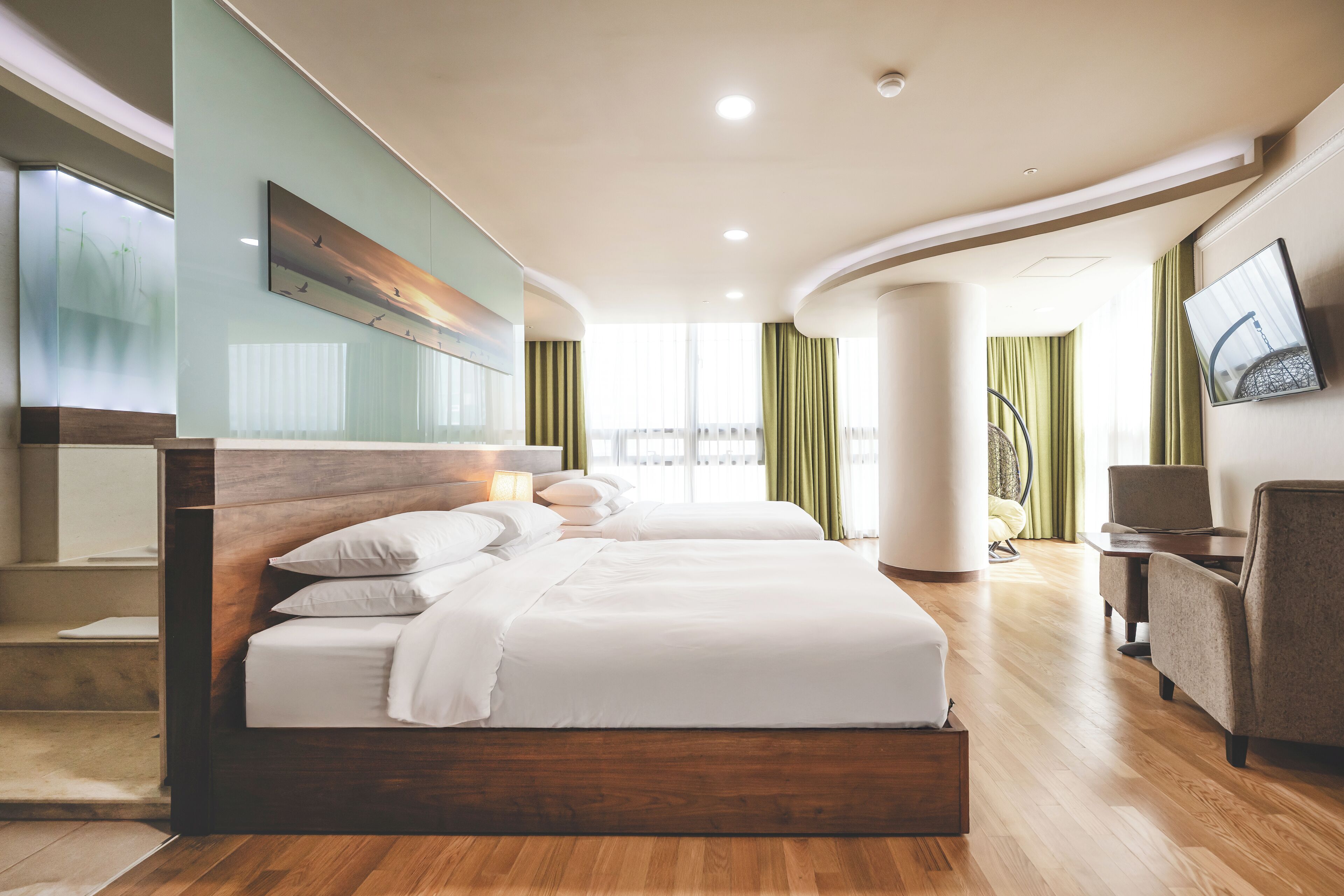 superior suite - twin beds | 1 bedroom, premium bedding, down duvets, memory-foam beds