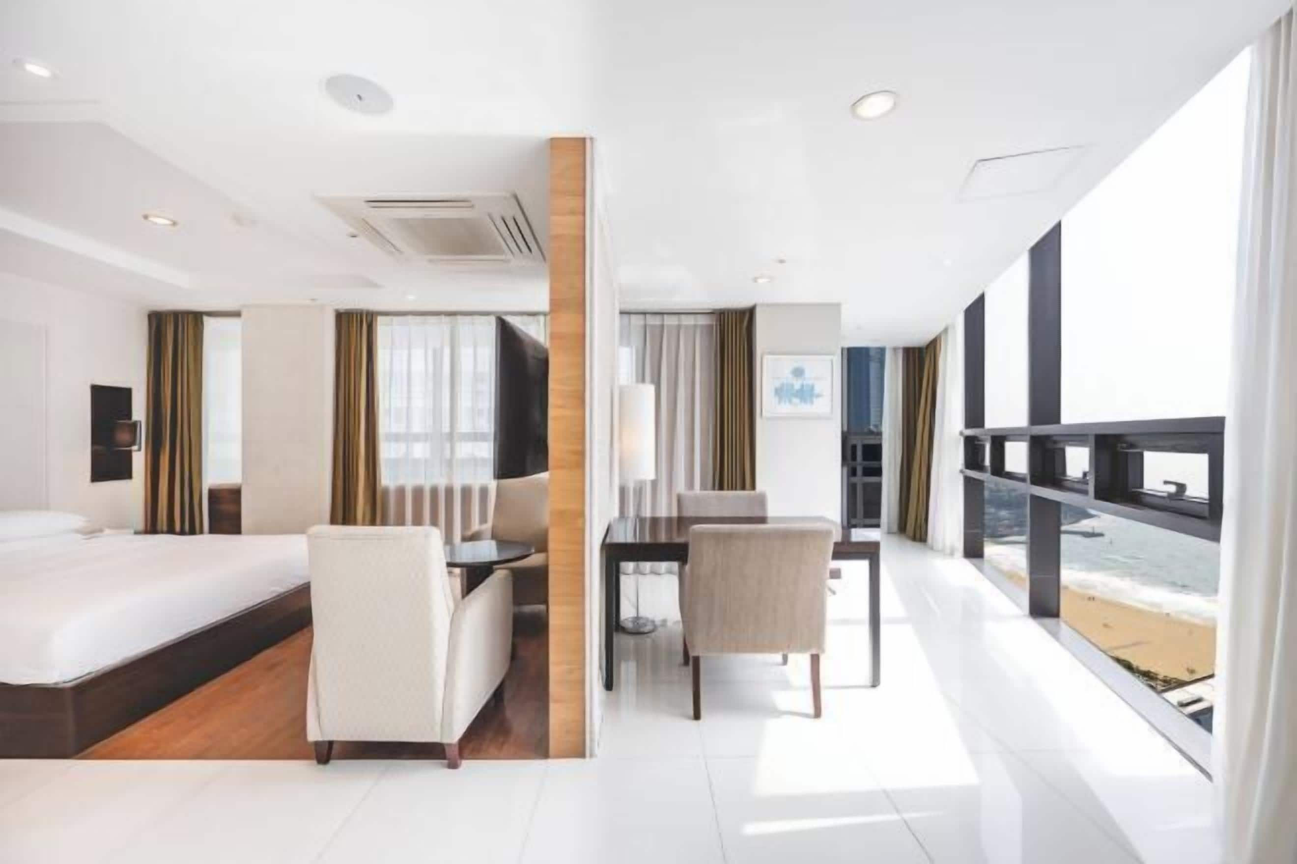 Luxe beddengoed, donsdekens, bedden met traagschuimmatrassen