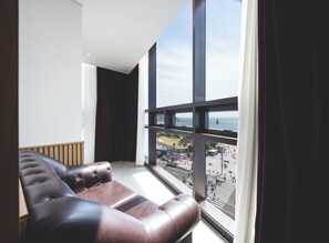 Superior Suite - Twin Beds | Sengetøy av topp kvalitet, dundyner, memory foam-senger og minibar