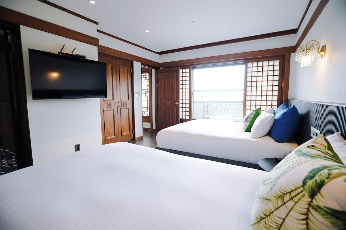 Imperial Suite 2 (Garden View) | 1 bedroom, bed sheets