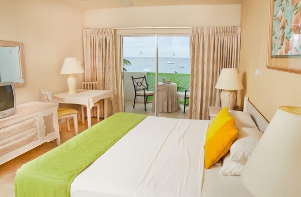 Cofres nos quartos, ferros/tábuas de passar roupa, berços grátis