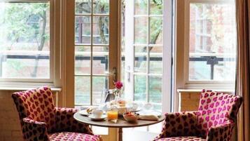 Frette Italian sheets, premium bedding, down duvets, pillow-top beds