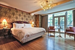 Frette Italian sheets, premium bedding, down duvets, pillow-top beds