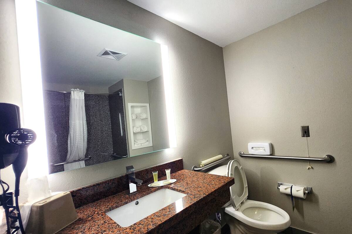 room, 2 queen beds, accessible | bathroom | combined shower/bathtub, free toiletries, towels