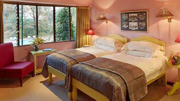 ์ฑ๊ธ๋ฃธ | ๊ฐ์ค ๋ด ๊ธ๊ณ , ๊ฐ๊ฐ ๋ค๋ฅธ ์คํ์ผ์ ์ธํ
๋ฆฌ์ด, ๊ฐ๊ฐ ๋ค๋ฅด๊ฒ ๊ฐ๊ตฌ ๋น์น, ์ฑ
์