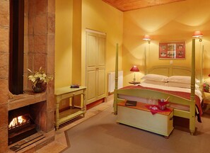 Double Room | In-room safe, individually decorated, individually furnished, desk