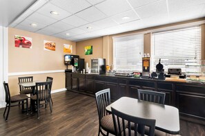 Free daily continental breakfast