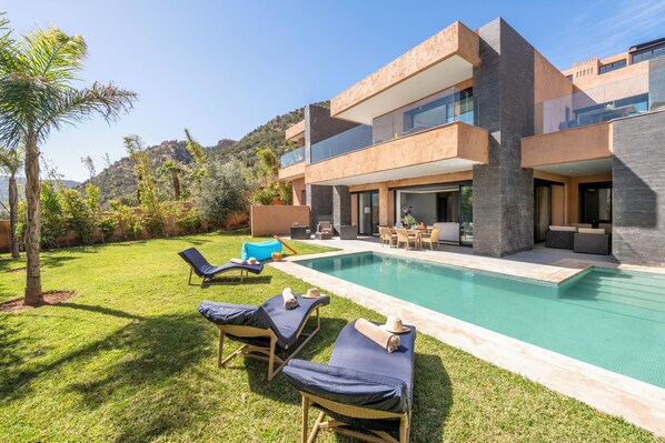 Villa, 3 habitaciones, acceso a la alberca | Ropa de cama de alta calidad y minibar 