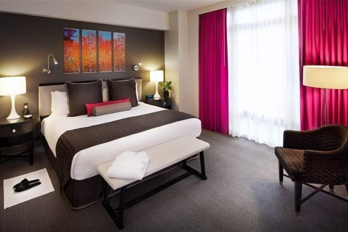 Premium bedding, minibar, in-room safe, desk