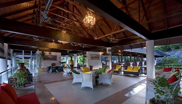 Khu tiếp khách ở sảnh