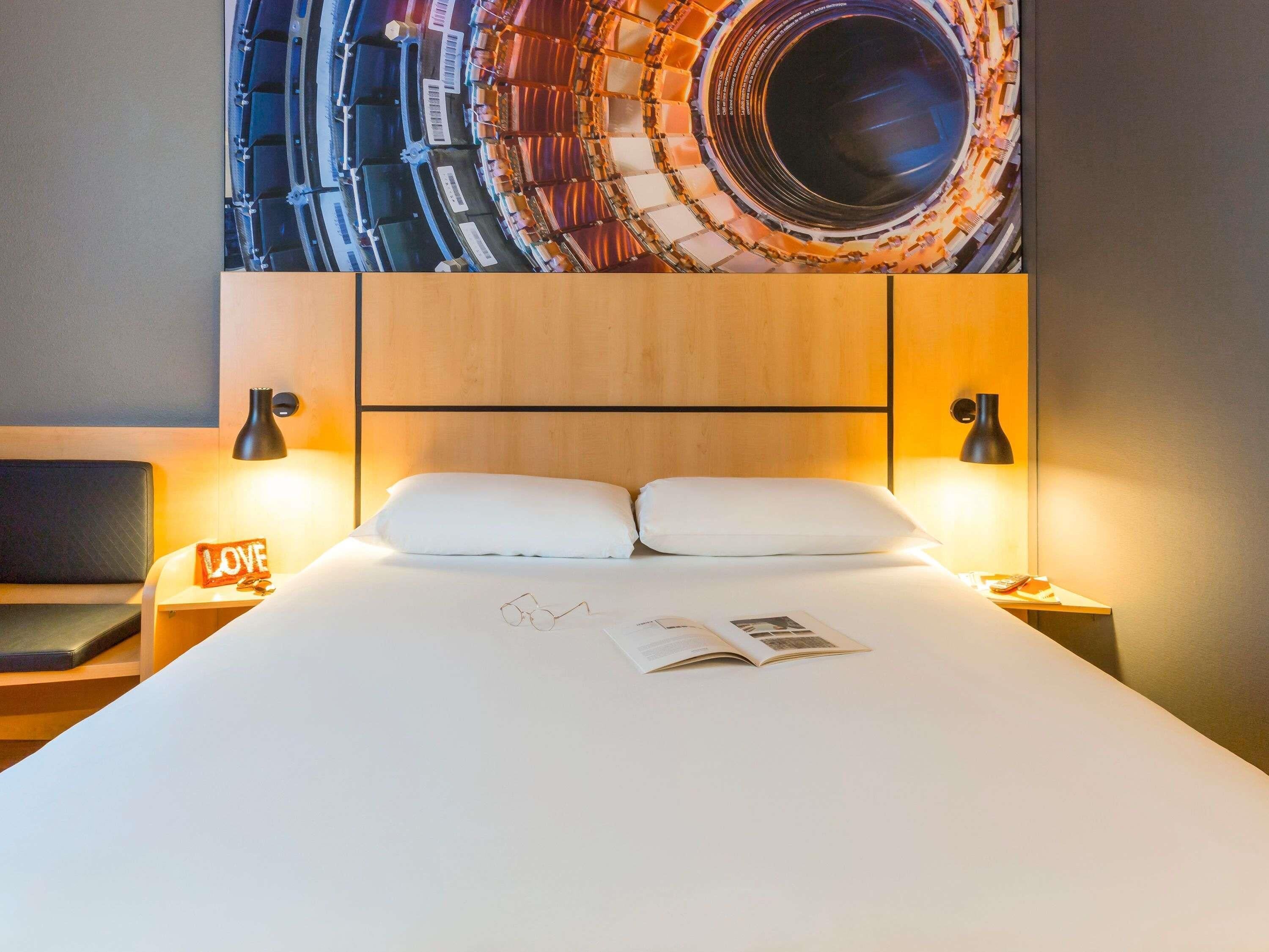 Twin Room, 2 Twin Beds | In-room safe, desk, blackout drapes, soundproofing