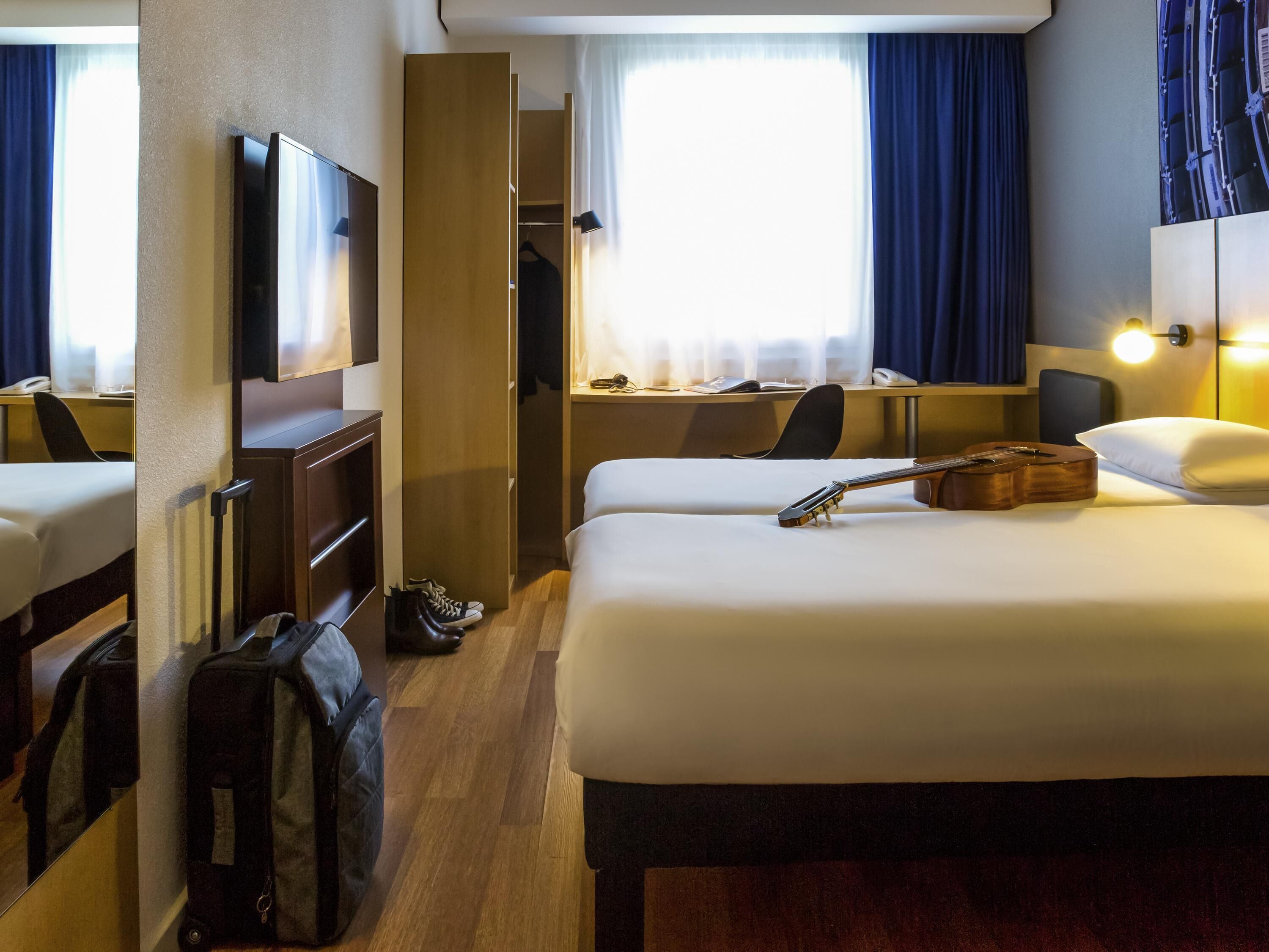 Zweibettzimmer, 2 Einzelbetten | Zimmersafe, Schreibtisch, Verdunkelungsvorhänge, schallisolierte Zimmer