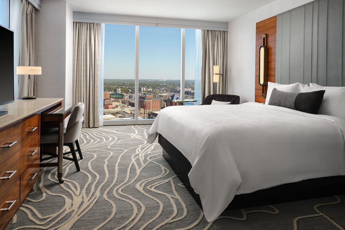 Egyptian cotton sheets, premium bedding, down comforters, pillowtop beds
