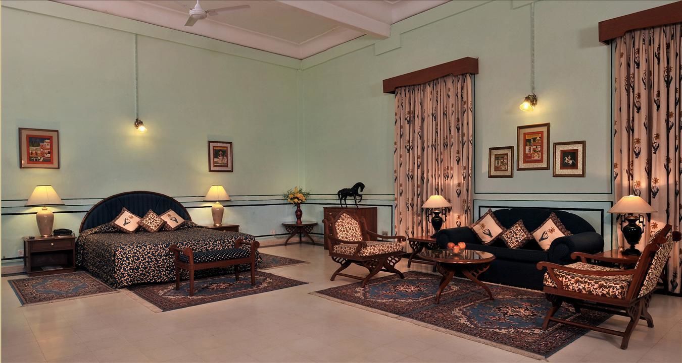 royal suite, 1 queen bed | premium bedding, pillow-top beds, in-room safe, individually decorated