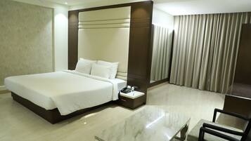 Comfort Room, Pool View | View from room