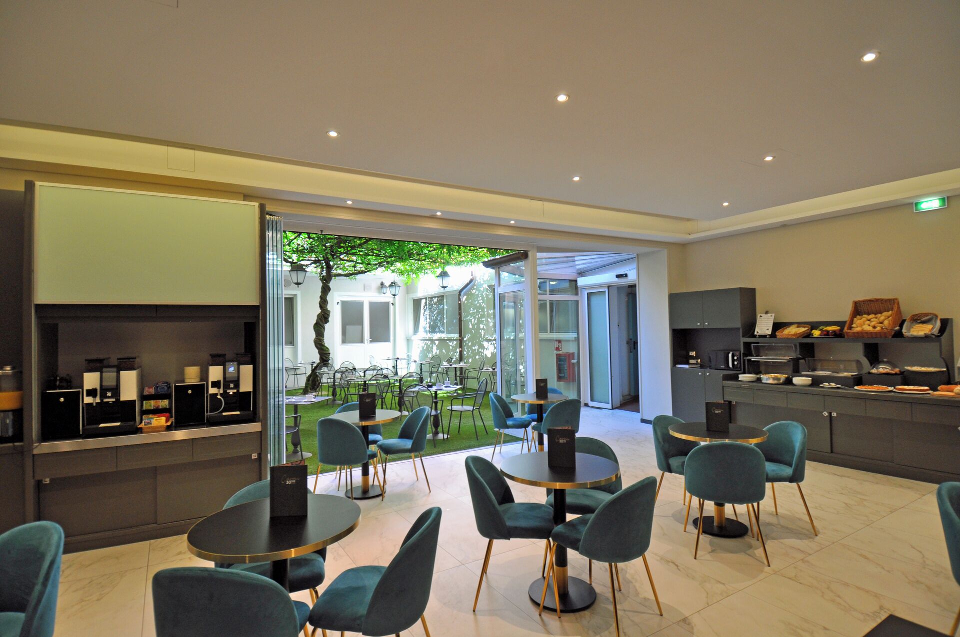 breakfast and dinner served