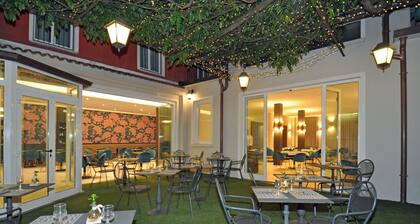 Cavour 30TRE - Hotel Moderno