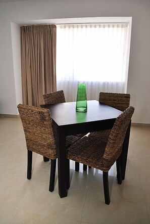 In-room dining - Bambu Suites - Near Quinta Avenida (Playa del Carmen)