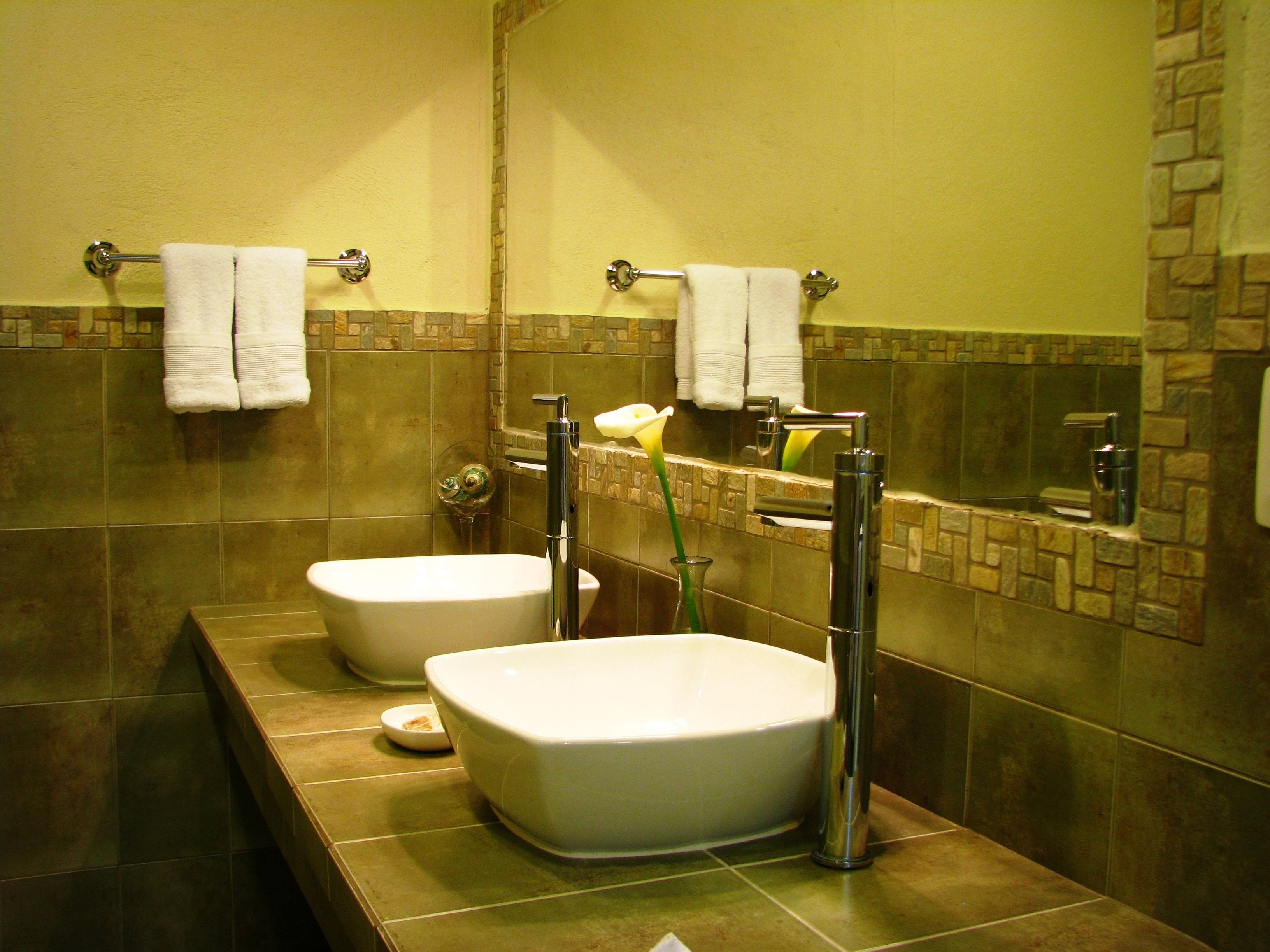 suite | bathroom sink