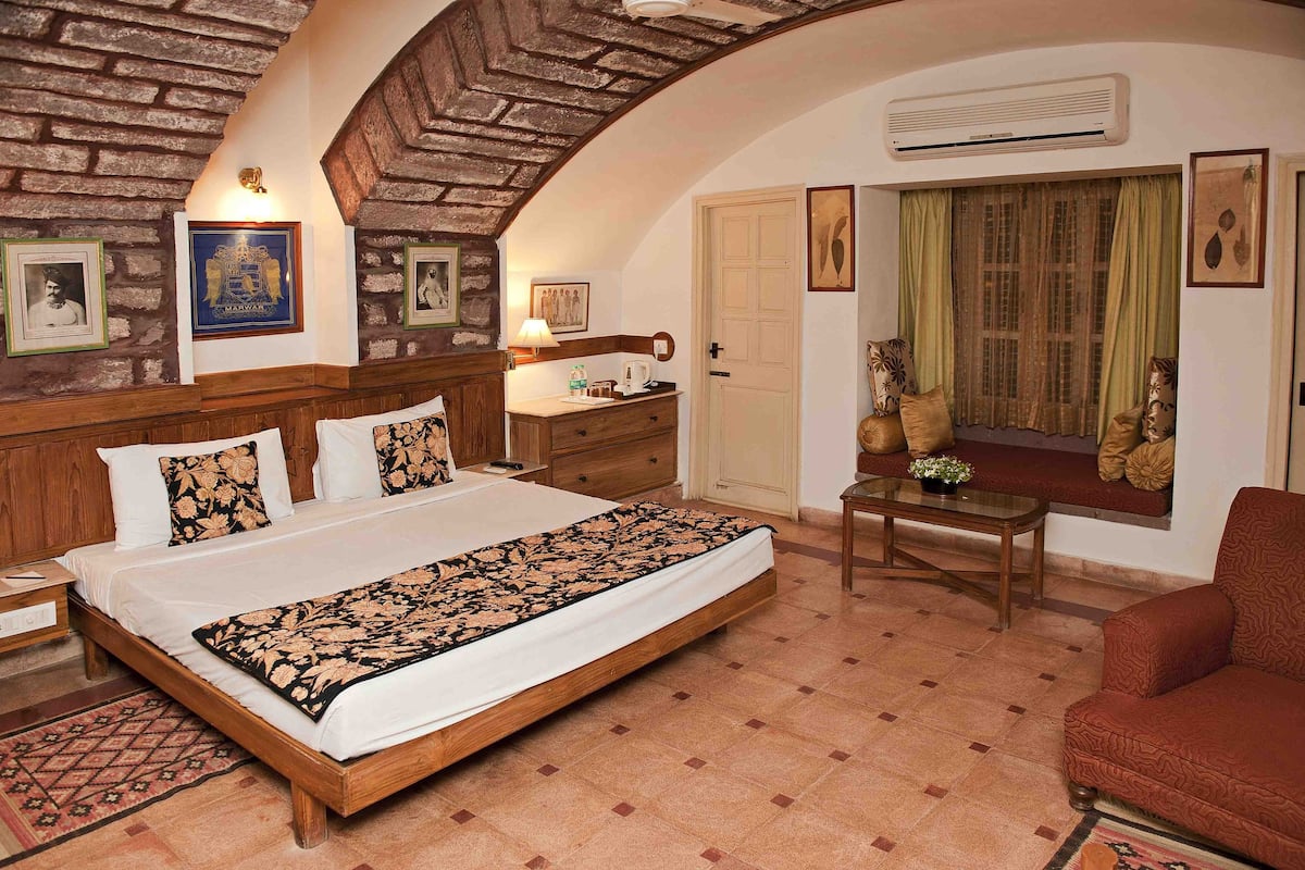Premium bedding, down duvets, pillow-top beds, in-room safe