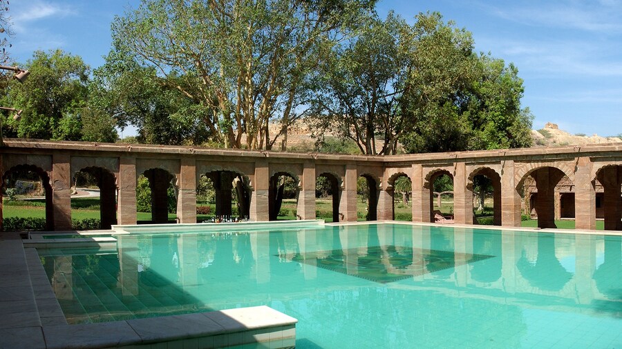 WelcomHeritage Bal Samand Lake Palace