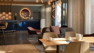 Daily buffet breakfast (CHF 25.00 per person)