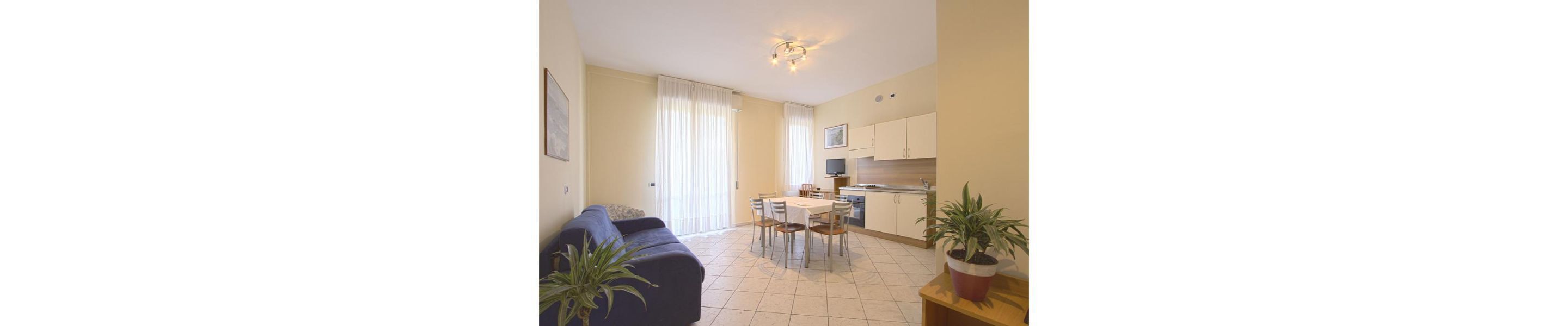 fridge, coffee/tea maker