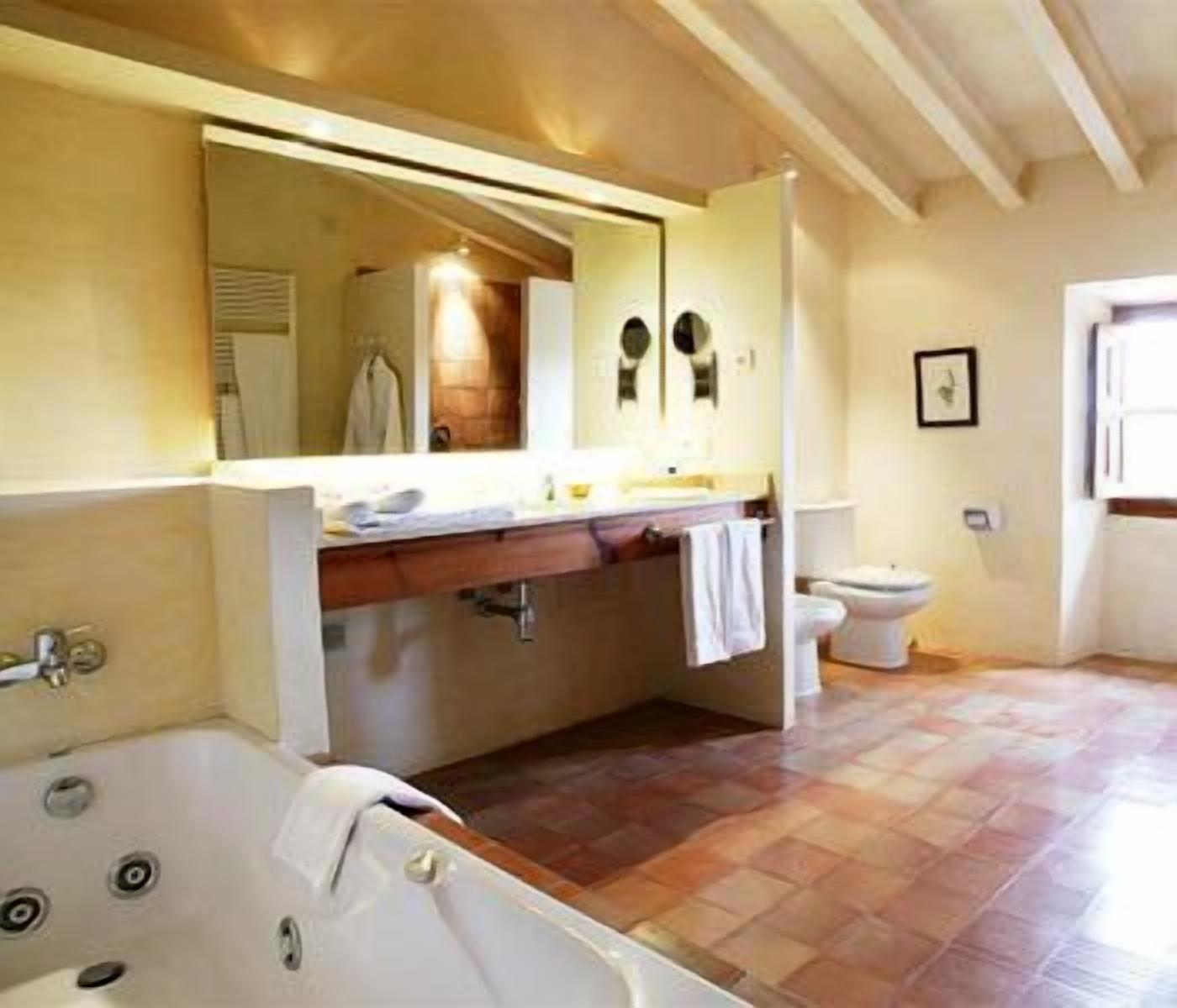 Photo - Son Bernadinet