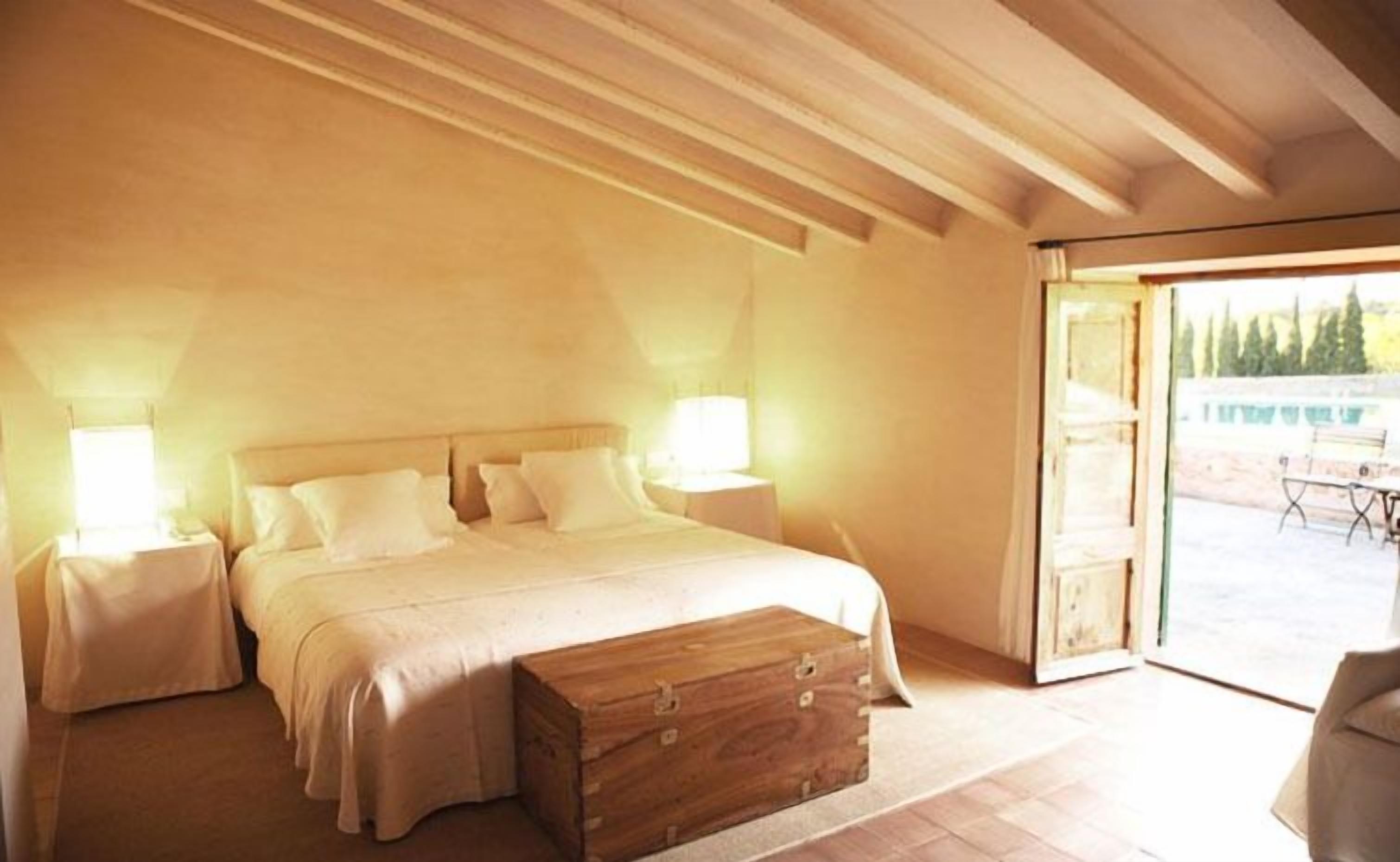 Minibar, in-room safe, desk, blackout curtains