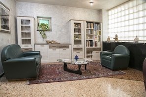 Interior entrance - Marchi (Soliera)