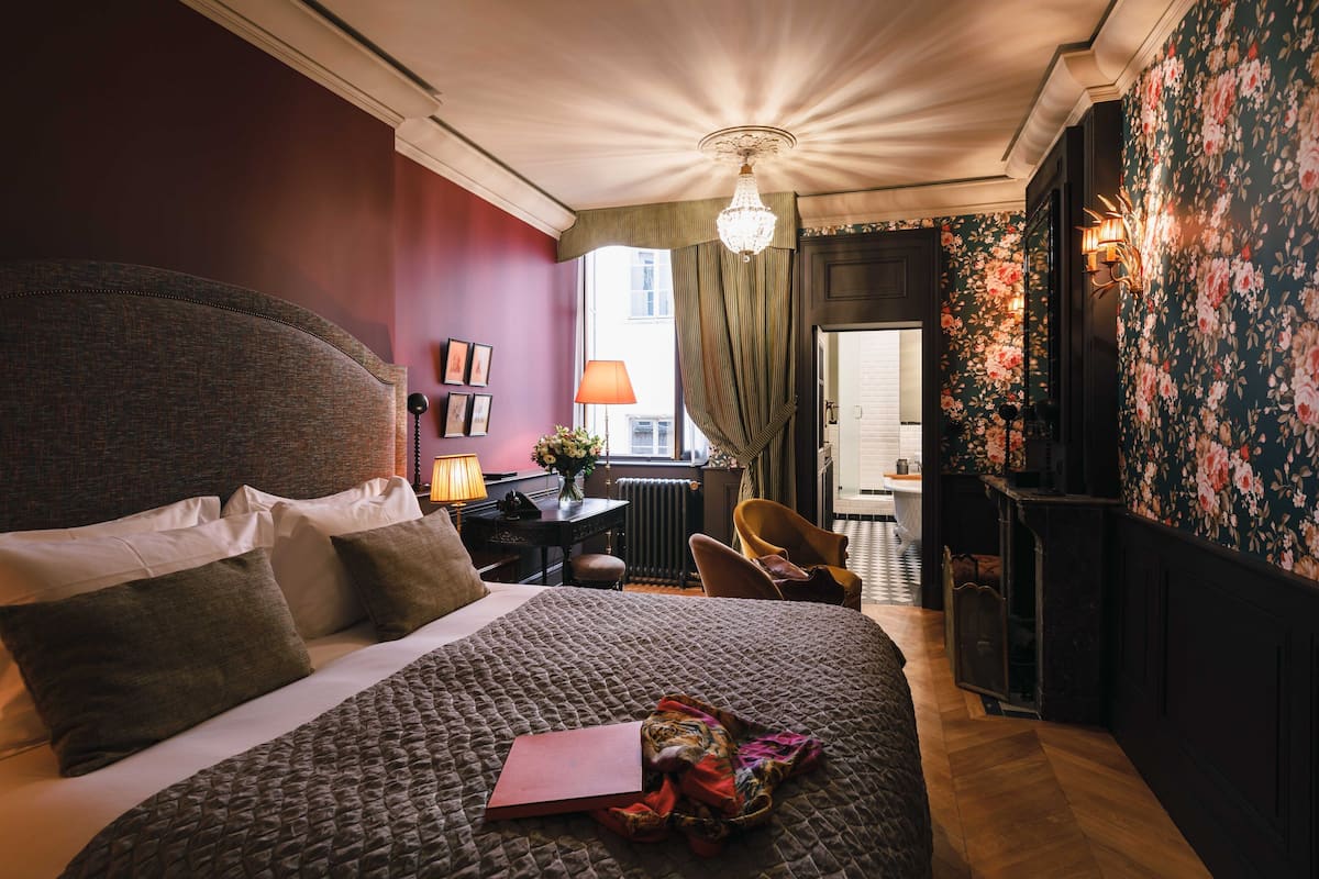 Traditional Double Room, Courtyard View